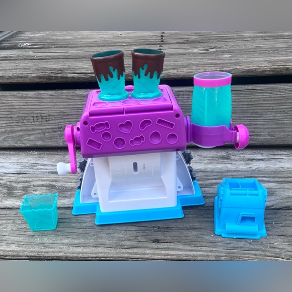 Play Doh Kitchen Creations Candy Delight Playset Chocolate Factory 2020 Hasbro - Picture 3 of 5